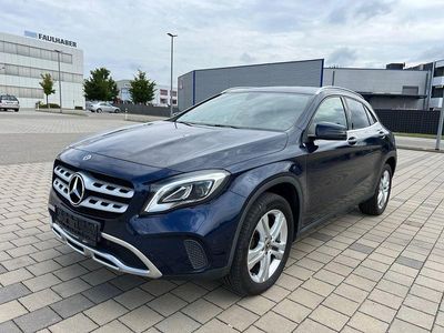 Mercedes GLA220