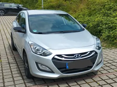 Gebraucht Hyundai i30 135 PS (99 kW) 2014 Silber Limousine