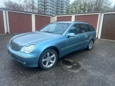 Gebraucht Mercedes C240 170 PS (125 kW) 2003 Grün Kombi