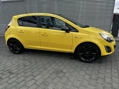 Gebraucht Opel Corsa Edition 101 PS (74 kW) 2013 Gelb Kleinwagen
