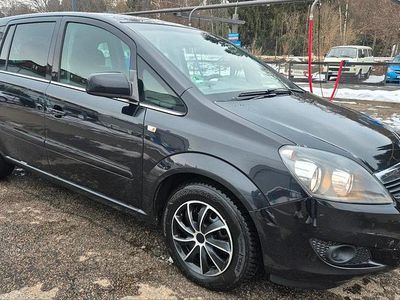 Schwarz Gebraucht 2011 Opel Zafira Van / Kleinbus | 3.290 € (Guter Preis)