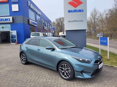 Gebraucht Kia Ceed 140 PS (102 kW) 2025 Yucca steel gray Kleinwagen
