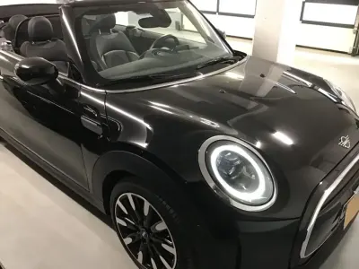 Używany Mini Cooper Classic 136 KM (100 kW) 2021 Czarny Hatchback