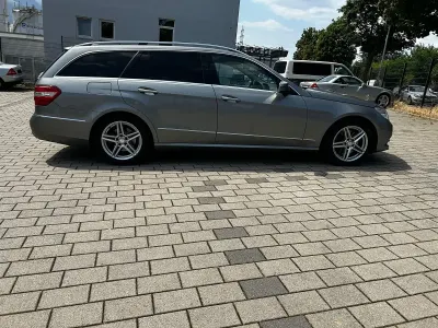 Gebraucht Mercedes E250 204 PS (150 kW) 2013 Grau Kombi