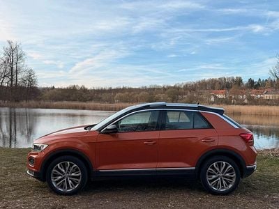 Second-hand VW T-Roc Style 150 CP (110 kW) 2019 Portocaliu SUV