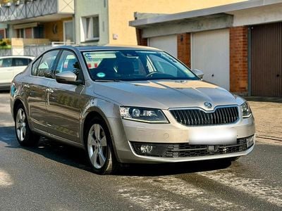 Gebraucht Skoda Octavia 179 PS (131 kW) 2014 Gold Kleinwagen