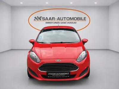 Gebraucht Ford Fiesta SYNC Edition 101 PS (74 kW) 2013 Rot Limousine