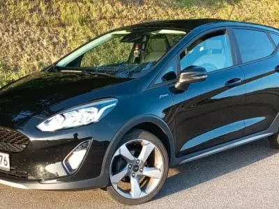 Gebraucht Ford Fiesta Active 101 PS (74 kW) 2018 Schwarz Kleinwagen