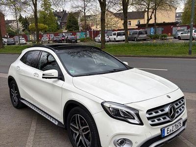 Usata Mercedes GLA180 109 CV (80 kW) 2017 Bianco SUV