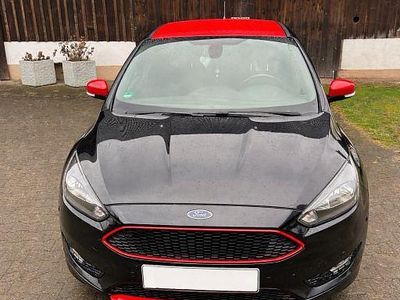 Gebraucht Ford Focus ST-Line 125 PS (91 kW) 2017 Schwarz Limousine