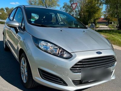 gebraucht Ford Fiesta 1.0 EcoBoost mit Start Stop und Einparkhilfe