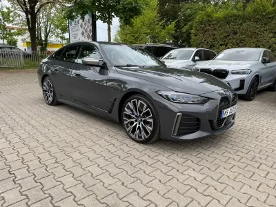 Używany BMW i4 Sport Line 400 kW (544 KM) 2022 Szary Sedan/Limuzyna