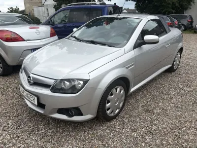 Gebraucht Opel Tigra Sport 90 PS (66 kW) 2004 Starsilber iii m2 Cabrio