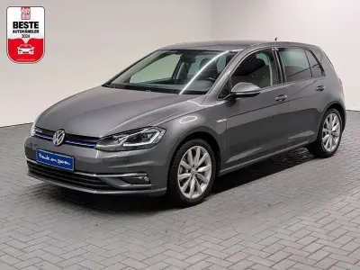 Gebraucht VW Golf VII Highline 131 PS (96 kW) 2019 Grau Limousine