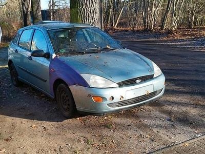 Andere farben Gebraucht 1999 Ford Focus Coupé | 700 € (Guter Preis)