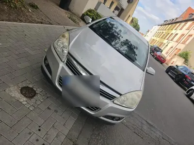 Gebraucht Opel Astra 105 PS (77 kW) 2007 Silber Kleinwagen