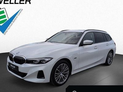 Gebraucht BMW 330e Shadowline 292 PS (214 kW) 2022 Alpinweiss iii (weiß) Kombi