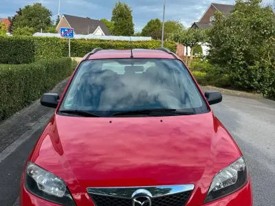 Gebraucht Mazda 2 85 PS (62 kW) 2003 Rot Kleinwagen