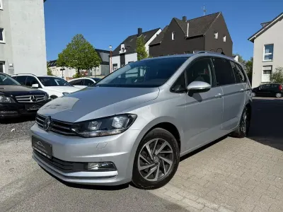 Gebraucht VW Touran Sound 116 PS (85 kW) 2018 Silber Van / Kleinbus