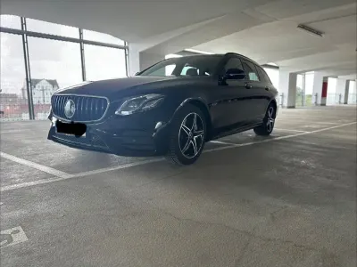 Gebraucht Mercedes E300 AMG line 306 PS (225 kW) 2019 Schwarz Limousine
