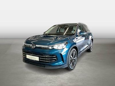 Blau Gebraucht 2024 VW Tiguan Elegance SUV | 39.820 € (Fairer Preis)