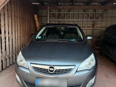 Gebraucht Opel Astra 95 PS (69 kW) 2011 Kombi