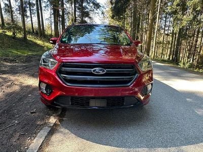 Gebraucht Ford Kuga ST-Line 150 PS (110 kW) 2019 Rot SUV