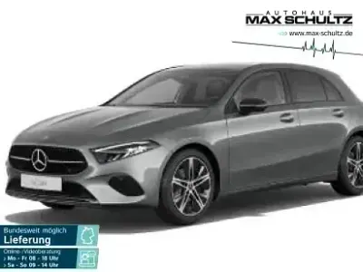 Używany Mercedes A180 Night 136 KM (100 kW) 2026 Szary Sedan/Limuzyna