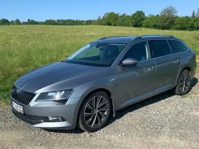 Gebraucht Skoda Superb LAURIN & KLEMENT 190 PS (139 kW) 2019 Grau Kombi