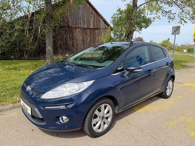 Gebraucht Ford Fiesta Ghia 97 PS (71 kW) 2009 Blazerblau Kleinwagen