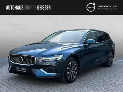 Gebraucht Volvo V60 Plus 349 PS (256 kW) 2025 Denim blue Kombi