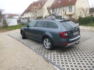 gebraucht Skoda Octavia 2.0 TDI DSG 4x4 Scout Combi Scout