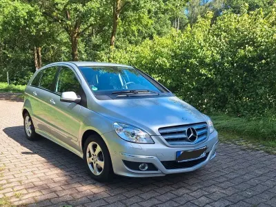 Gebraucht Mercedes B200 136 PS (100 kW) 2010 Silber Van / Kleinbus