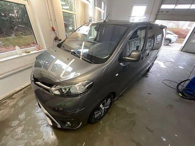 Gebraucht Toyota Proace Verso Comfort 144 PS (105 kW) 2023 Basaltgrau metallic Kombi