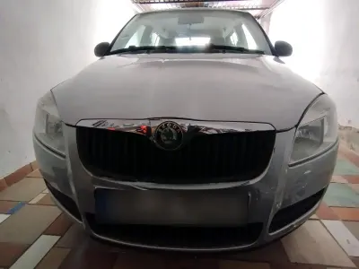 Gebraucht Skoda Fabia 60 PS (44 kW) 2009 Silber Limousine