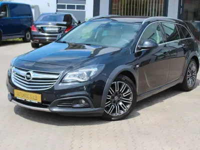 Gebraucht Opel Insignia 163 PS (119 kW) 2014 Schwarz Limousine