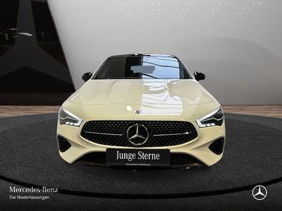 Weiß Gebraucht 2024 Mercedes CLA180 Shooting Brake Progressive Kombi | 29.390 € (Fairer Preis)
