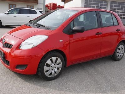 Gebraucht Toyota Yaris Cool 69 PS (50 kW) 2009 Rot Kleinwagen