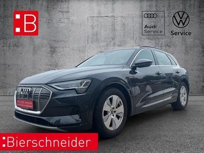 Grau Gebraucht 2022 Audi e-tron Advanced SUV | 34.950 € (Guter Preis)