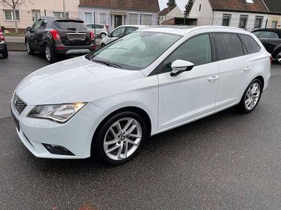Weiß Gebraucht 2016 Seat Leon ST Style Kombi | 11.400 € (Fairer Preis)
