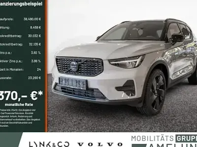 Neu Volvo XC40 Plus 163 PS (119 kW) 2025 Grau SUV