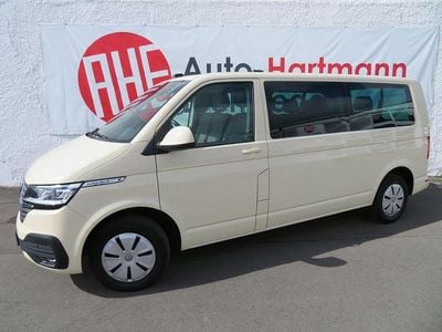 Usado VW Caravelle Comfortline 150 HP (110 kW) 2023 Bege Van