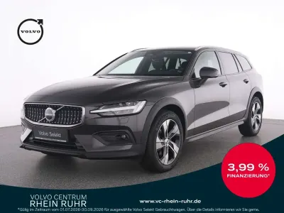 Gebraucht Volvo V60 CC Plus 197 PS (144 kW) 2024 Grau platinum grey / metallic Kombi