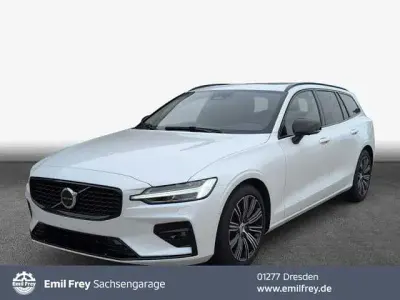 Gebraucht Volvo V60 145 PS (106 kW) 2025 Kombi