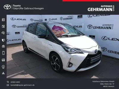 Gebraucht Toyota Yaris Hybrid Style 102 PS (75 kW) 2019 Weiß Kleinwagen
