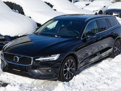 Schwarz Gebraucht 2020 Volvo V60 Momentum Kombi | 22.868 € (Superpreis)