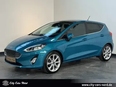 Second-hand Ford Fiesta Titanium 101 CP (74 kW) 2017 Albastru Hatchback