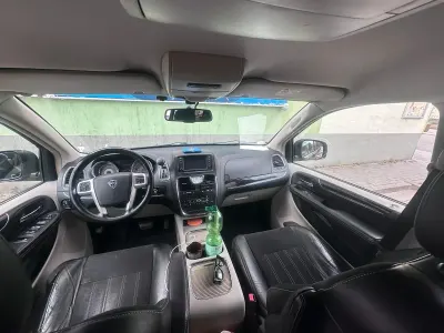 Usata Lancia Voyager 163 CV (119 kW) 2014 Grigio Monovolume