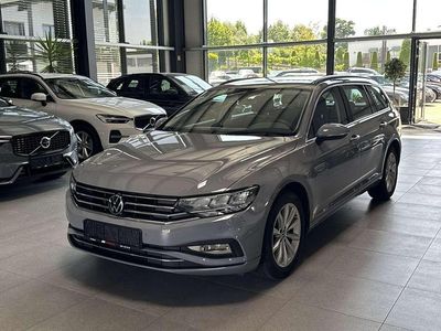 Moonstone gray Gebraucht 2023 VW Passat Kombi | 22.999 € (Fairer Preis)