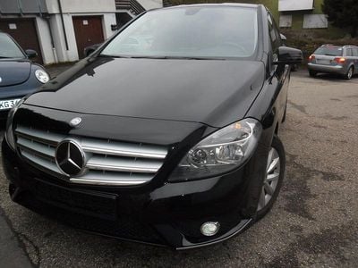 Second-hand Mercedes B180 109 CP (80 kW) 2016 Negru Monovolum